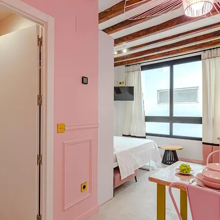 Glamorous Pink Studio In City Center Alicante Exterior photo