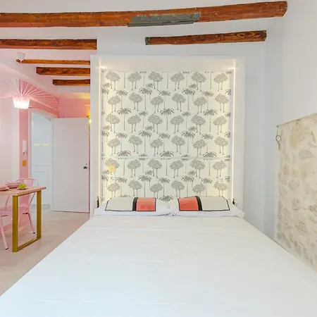 Glamorous Pink Studio In City Center Alicante Exterior photo