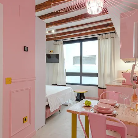 Glamorous Pink Studio In City Center Alicante Exterior photo
