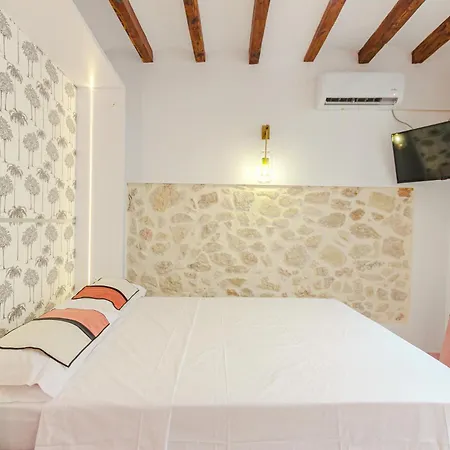 Glamorous Pink Studio In City Center Alicante Exterior photo